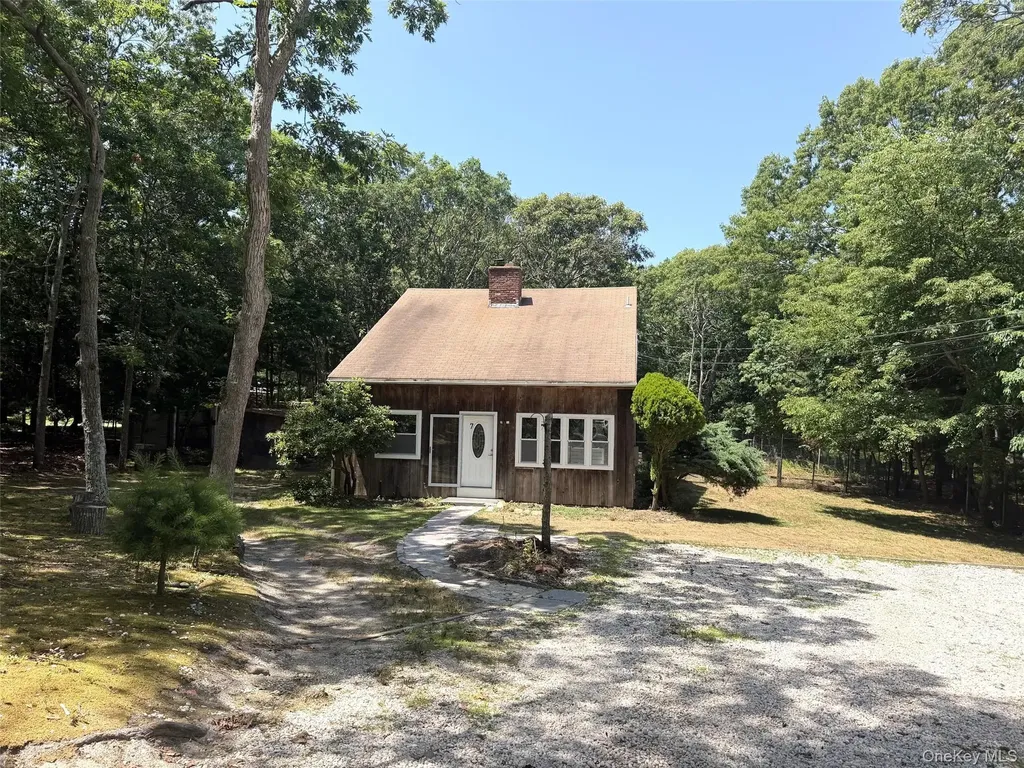 7 Albertines Lane East Hampton NY 11937