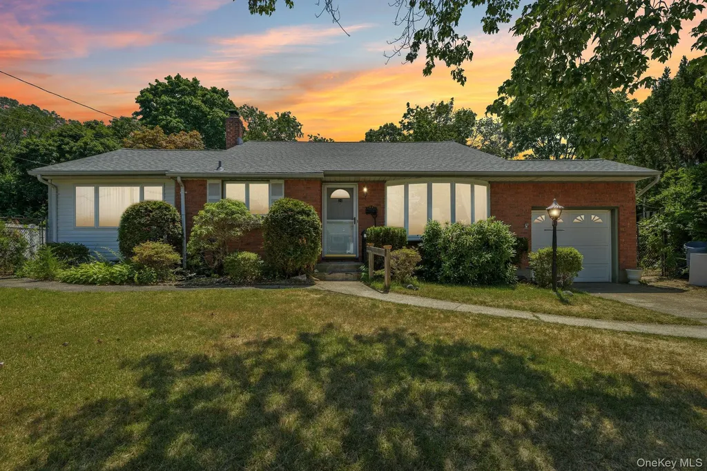 24 Oakley Drive Huntington Station NY 11746