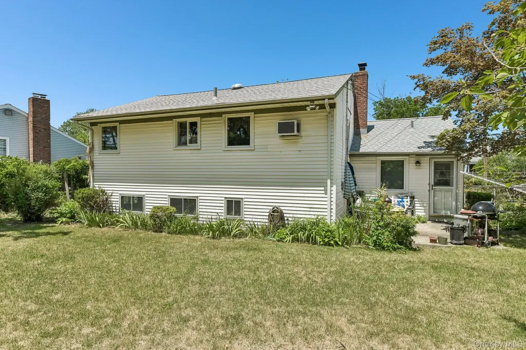 24 Oakley Drive Huntington Station NY 11746