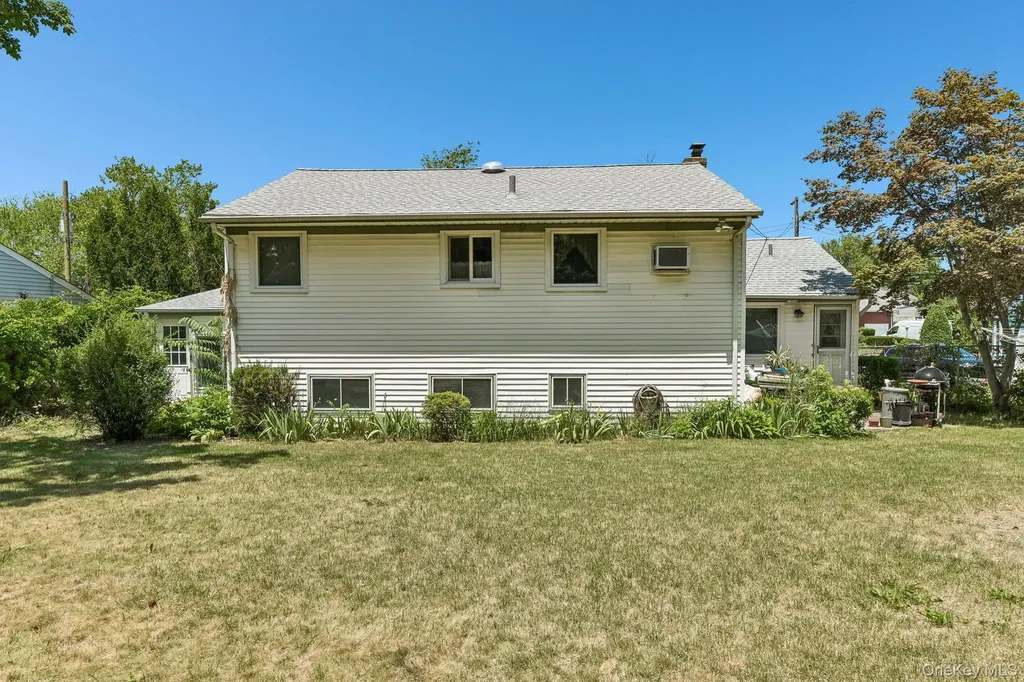 24 Oakley Drive Huntington Station NY 11746