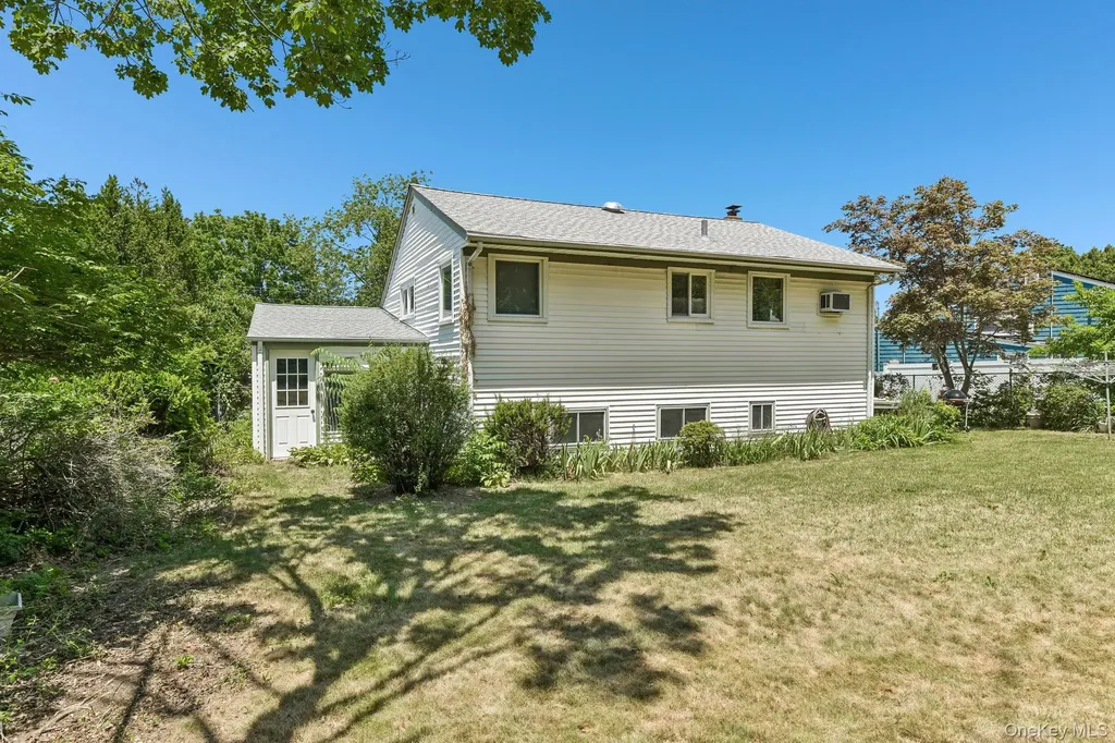24 Oakley Drive Huntington Station NY 11746
