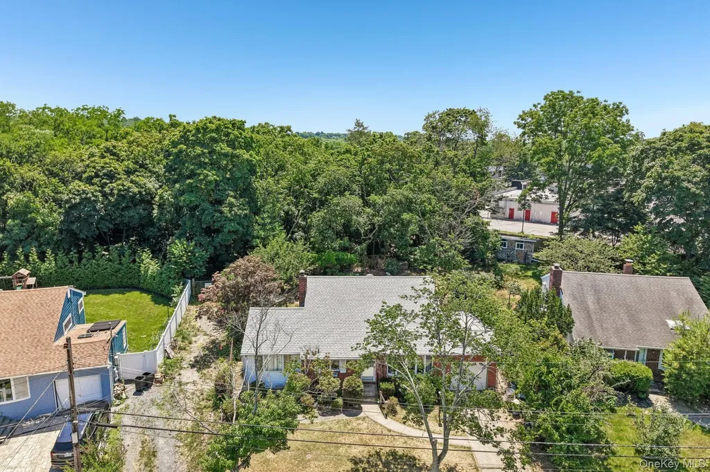 24 Oakley Drive Huntington Station NY 11746