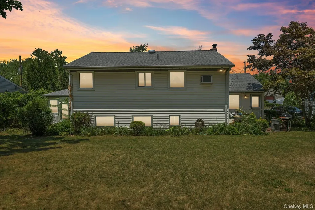 24 Oakley Drive Huntington Station NY 11746