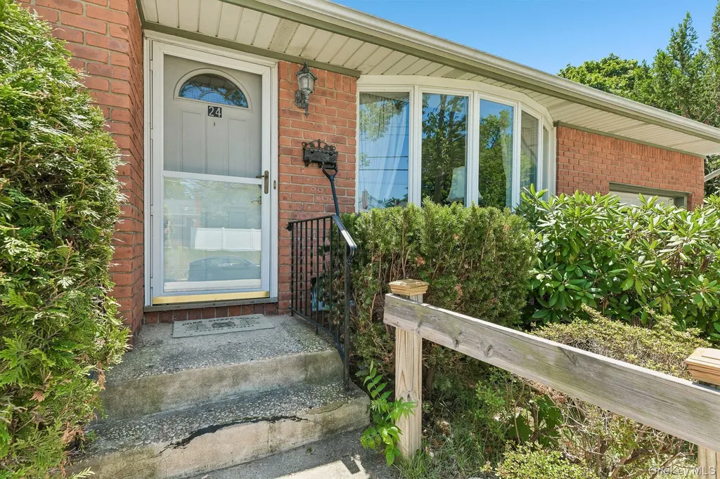 24 Oakley Drive Huntington Station NY 11746