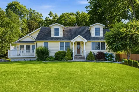 12 Leeside Road Carmel NY 10512