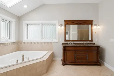 12 Leeside Road Carmel NY 10512