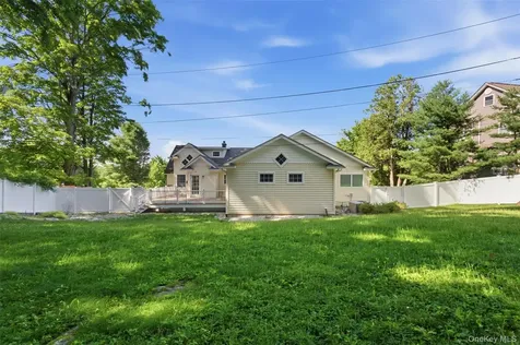 12 Leeside Road Carmel NY 10512