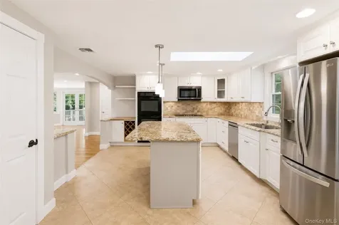 12 Leeside Road Carmel NY 10512
