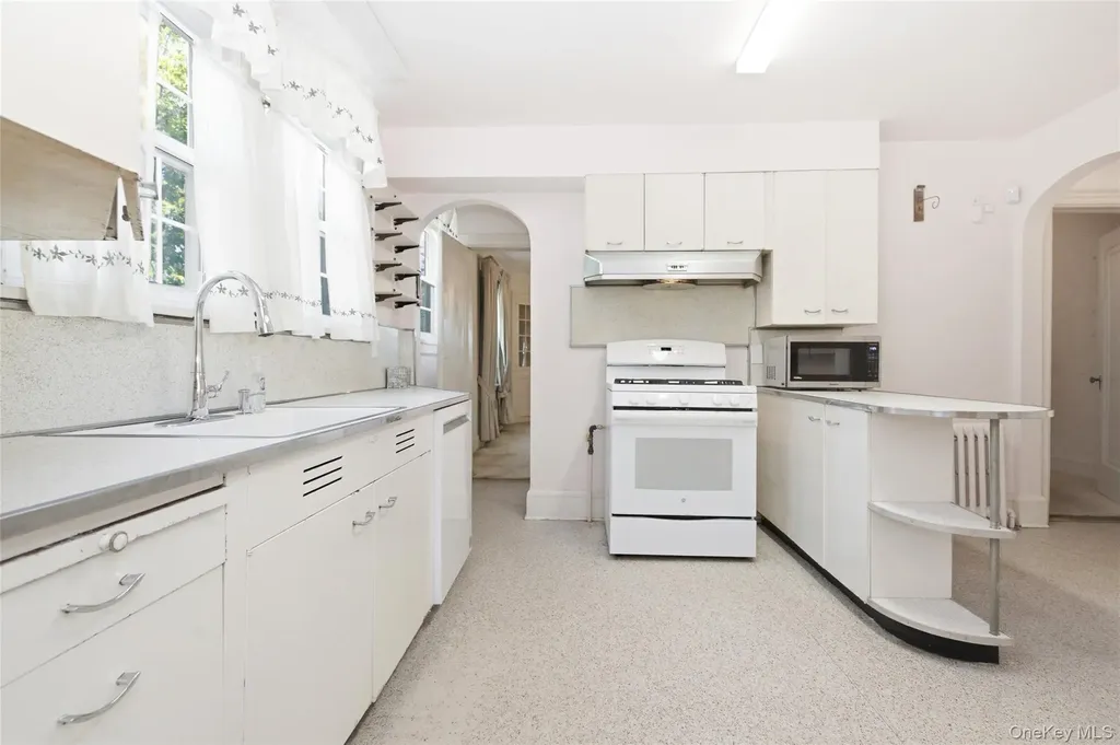 9 Leith Place White Plains NY 10605