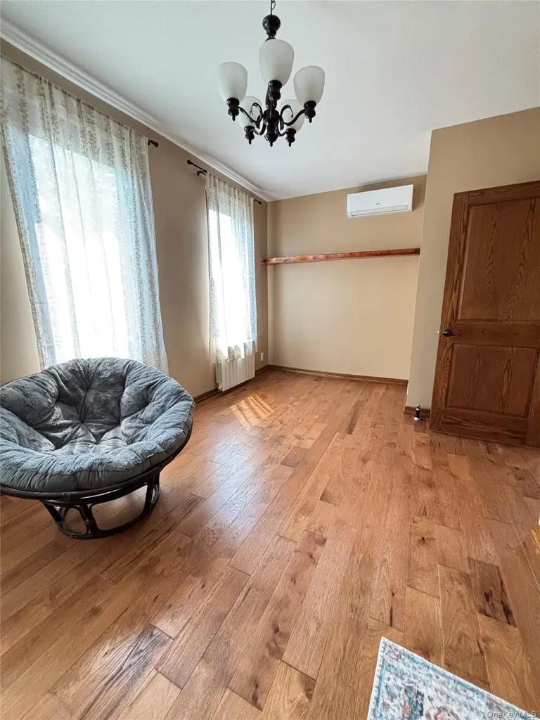 7164 70th Street Glendale NY 11385