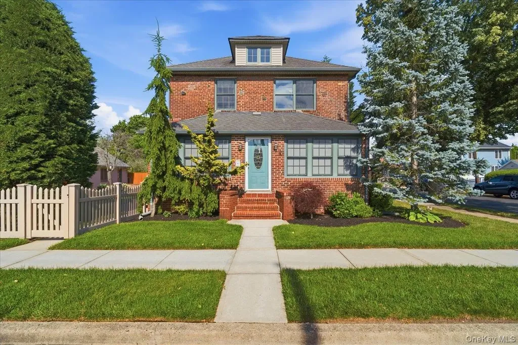 2063 Walnut Street North Baldwin NY 11510