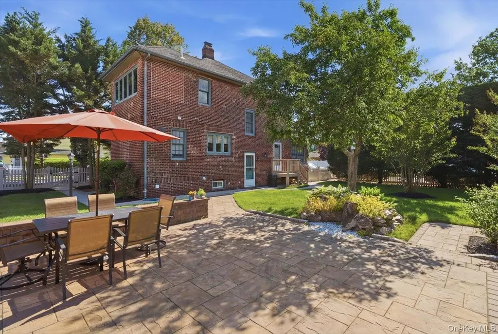 2063 Walnut Street North Baldwin NY 11510
