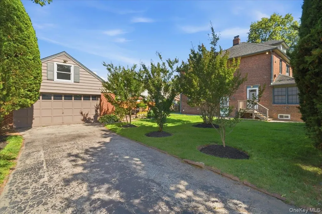 2063 Walnut Street North Baldwin NY 11510