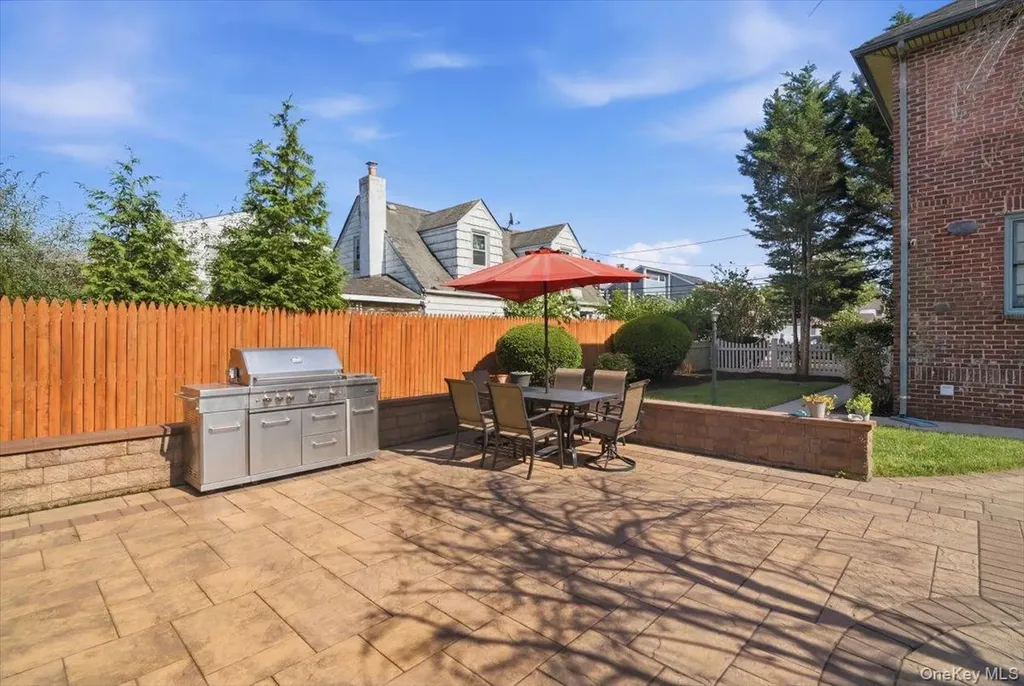 2063 Walnut Street North Baldwin NY 11510