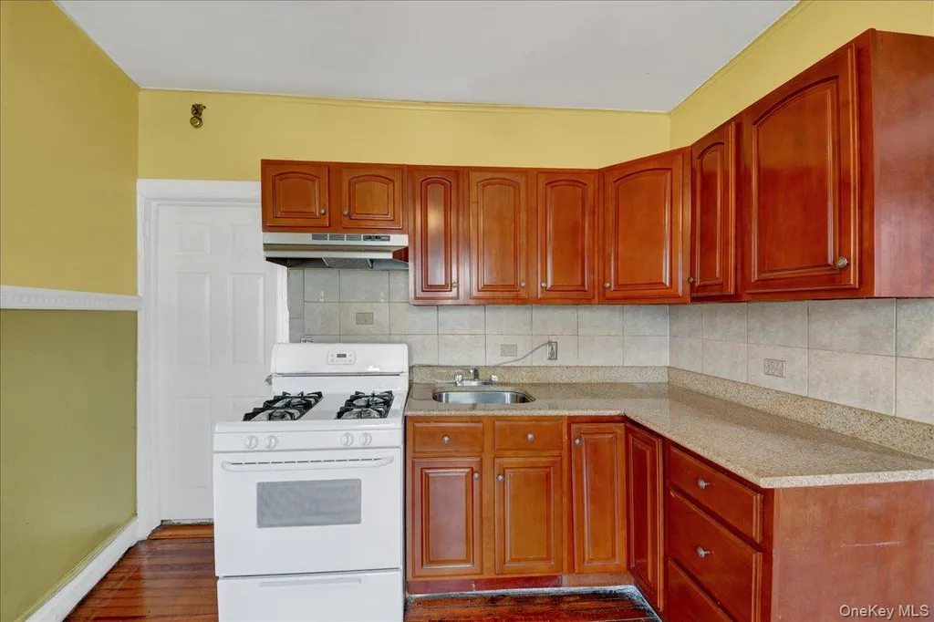 562 Underhill Avenue Bronx NY 10473