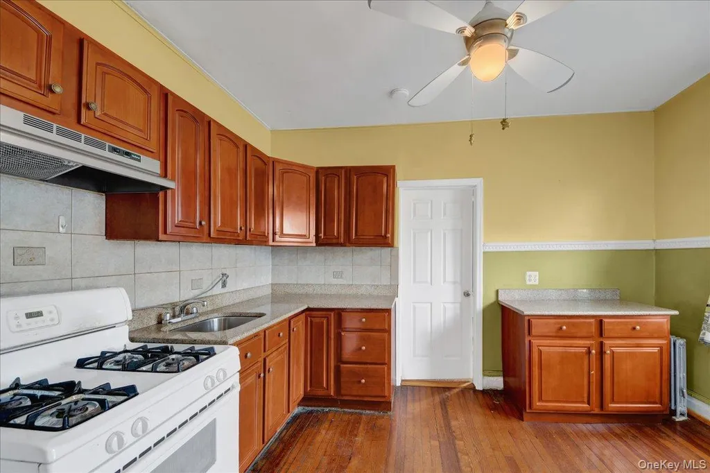 562 Underhill Avenue Bronx NY 10473