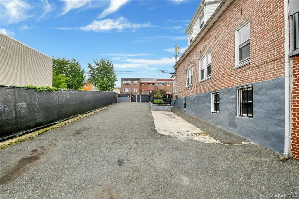 562 Underhill Avenue Bronx NY 10473