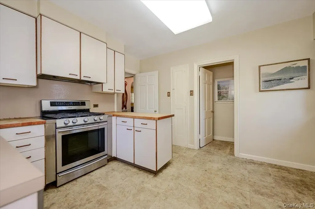 1264 Rhinelander Avenue Bronx NY 10461