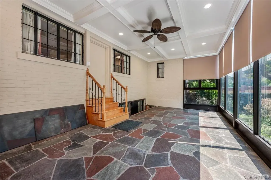 1264 Rhinelander Avenue Bronx NY 10461