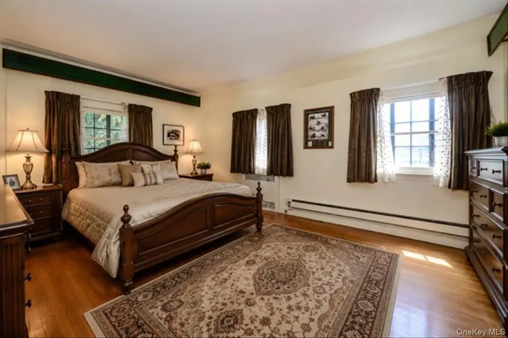 1264 Rhinelander Avenue Bronx NY 10461