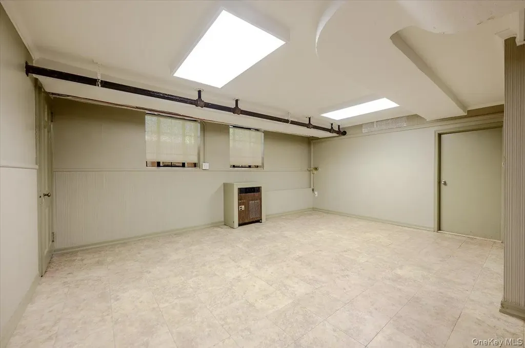 1264 Rhinelander Avenue Bronx NY 10461