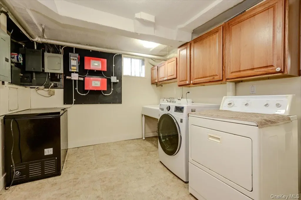 1264 Rhinelander Avenue Bronx NY 10461