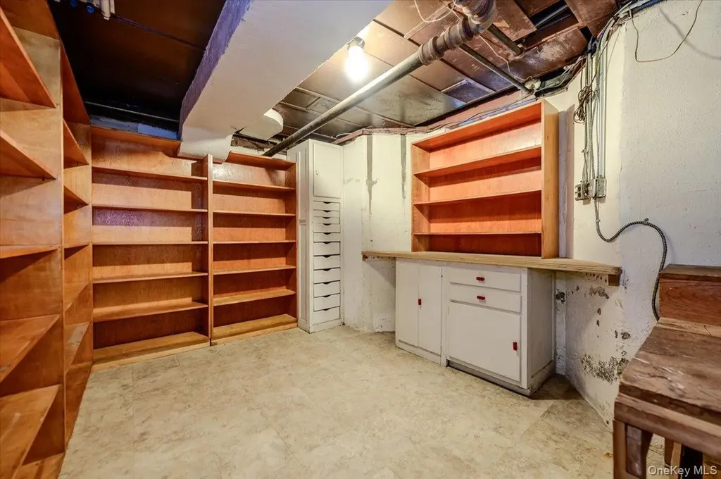 1264 Rhinelander Avenue Bronx NY 10461
