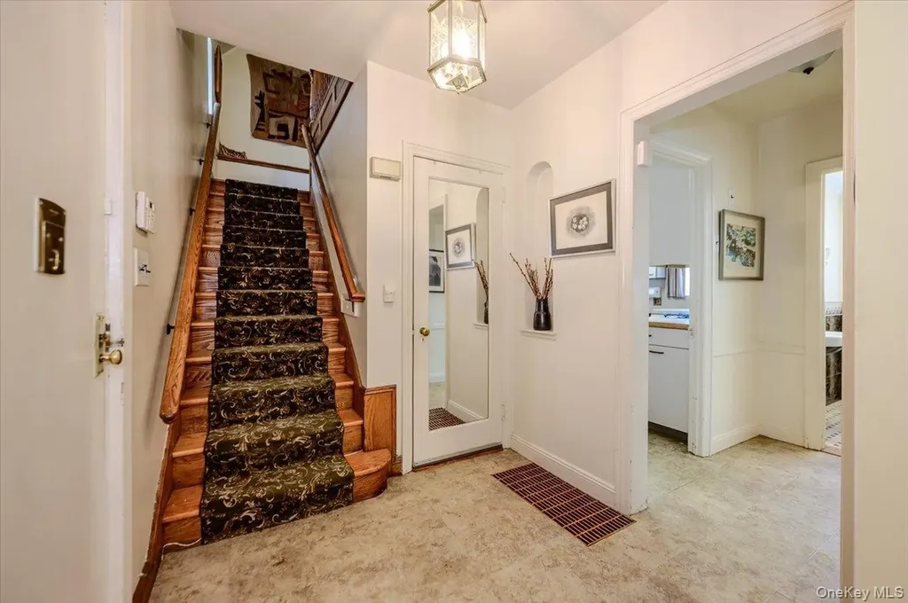 1264 Rhinelander Avenue Bronx NY 10461