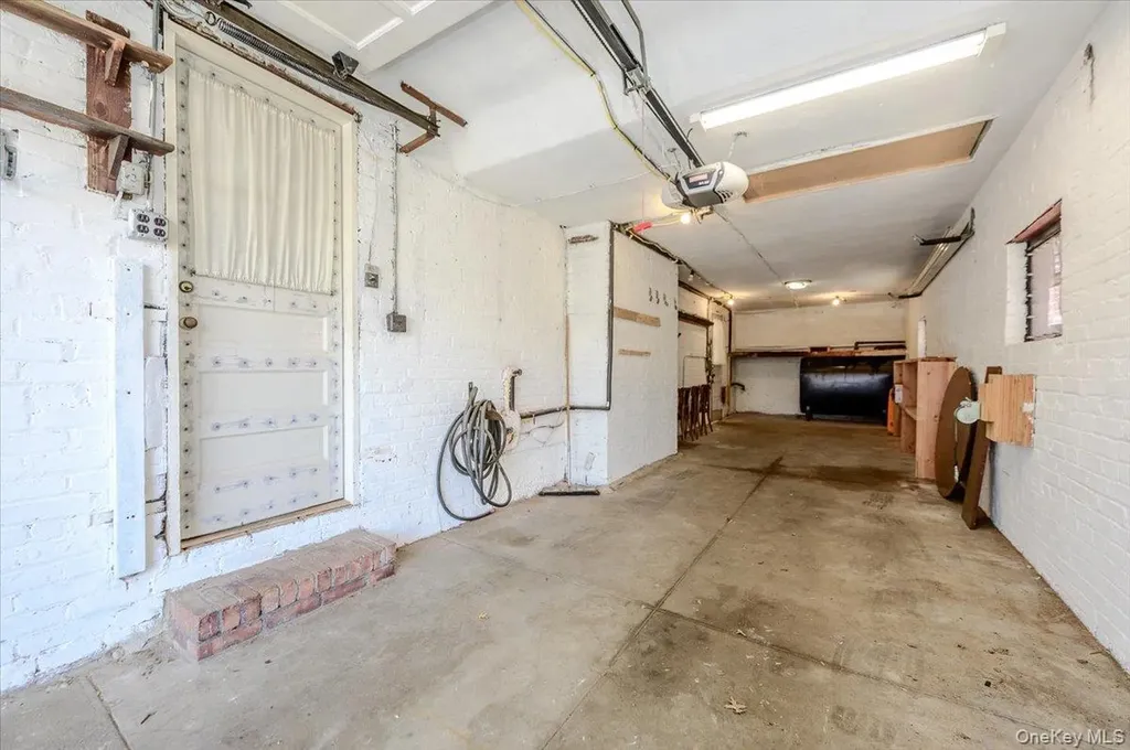 1264 Rhinelander Avenue Bronx NY 10461