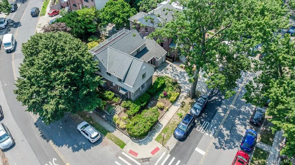 1264 Rhinelander Avenue Bronx NY 10461