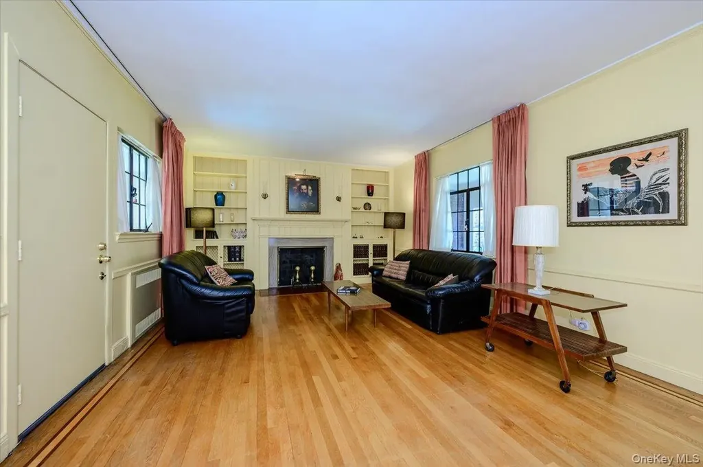 1264 Rhinelander Avenue Bronx NY 10461