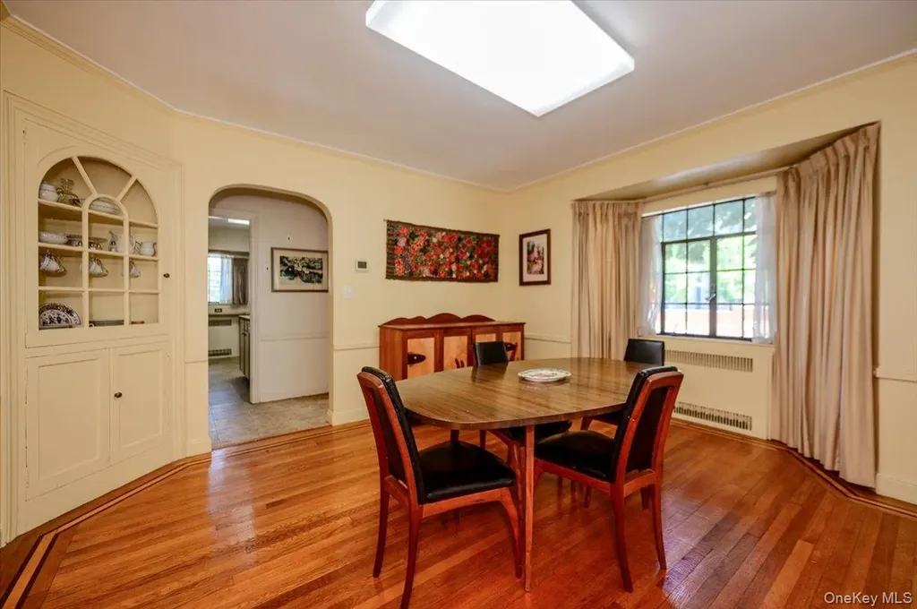 1264 Rhinelander Avenue Bronx NY 10461
