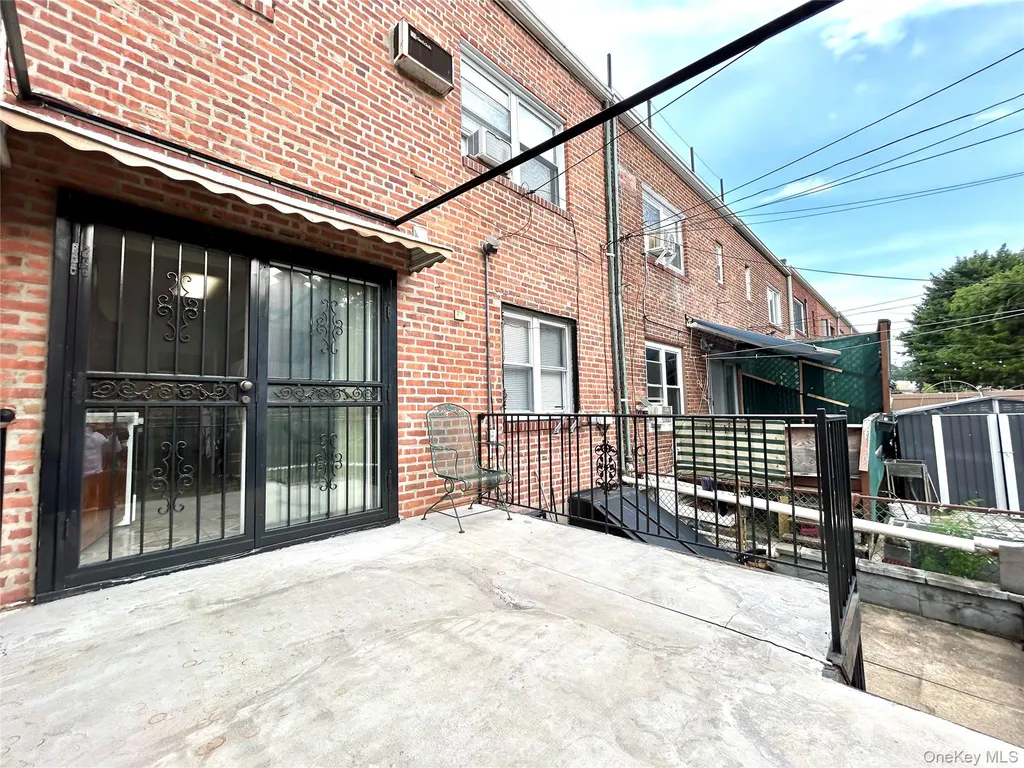 77-04 85th Street Glendale NY 11385