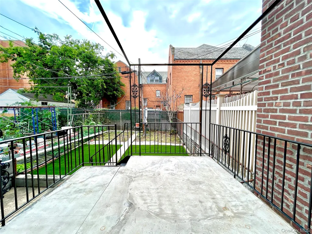 77-04 85th Street Glendale NY 11385