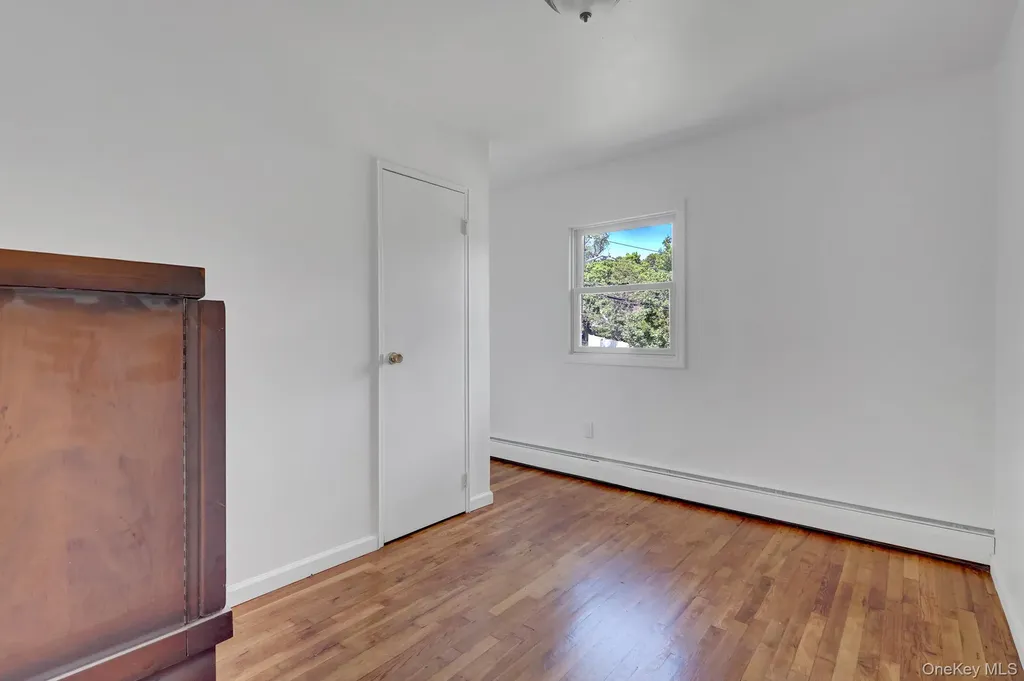 6 Stonington Circle Wheatley Heights NY 11798