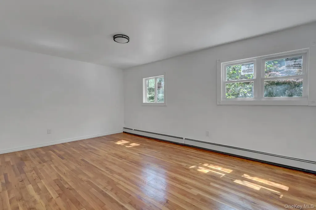 6 Stonington Circle Wheatley Heights NY 11798