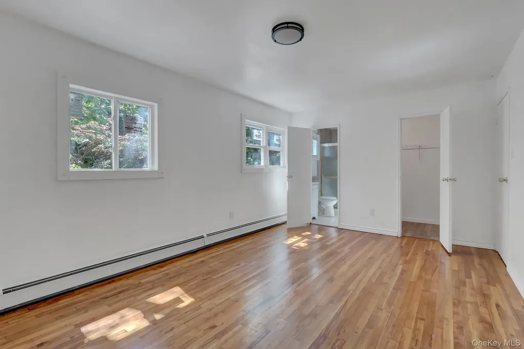6 Stonington Circle Wheatley Heights NY 11798