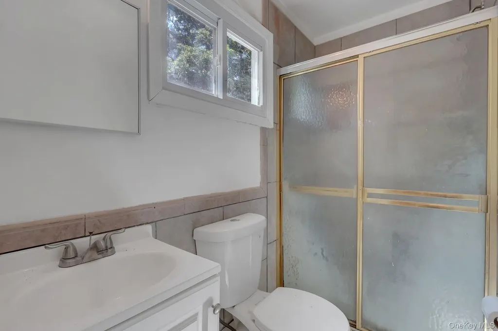 6 Stonington Circle Wheatley Heights NY 11798