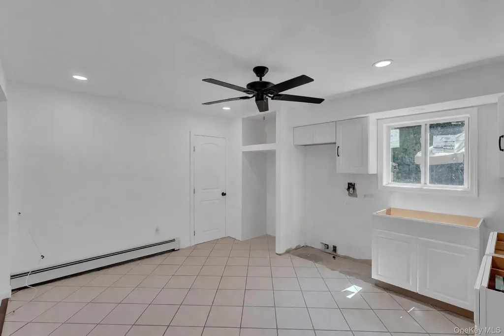 6 Stonington Circle Wheatley Heights NY 11798
