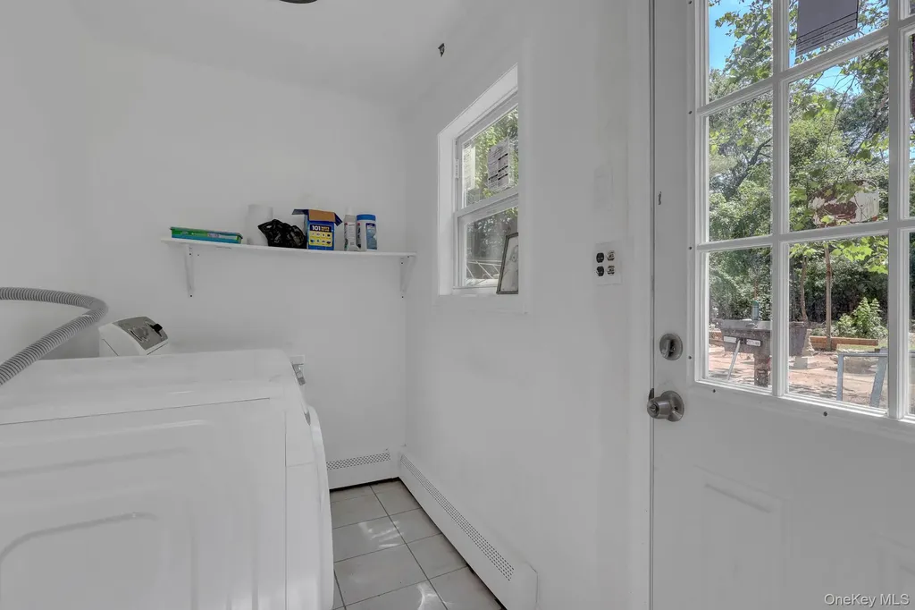 6 Stonington Circle Wheatley Heights NY 11798