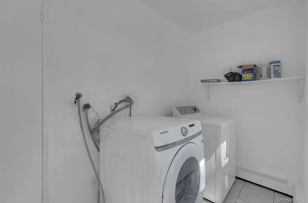 6 Stonington Circle Wheatley Heights NY 11798