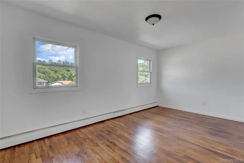 6 Stonington Circle Wheatley Heights NY 11798
