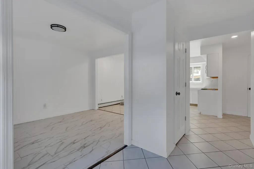 6 Stonington Circle Wheatley Heights NY 11798