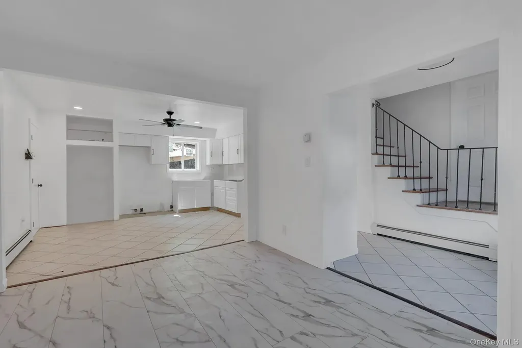 6 Stonington Circle Wheatley Heights NY 11798