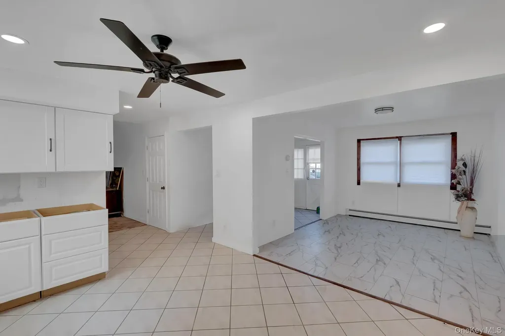 6 Stonington Circle Wheatley Heights NY 11798
