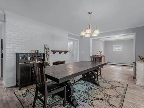 34 Hedge Lane Westbury NY 11590