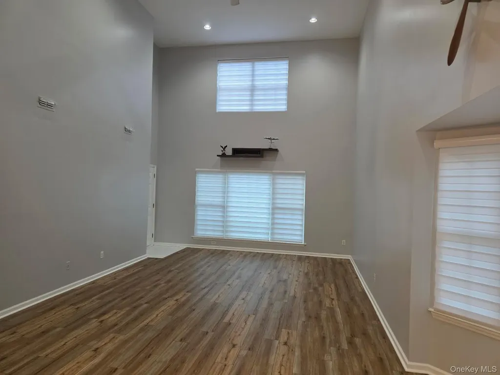 82 Kate Circle Middle Island NY 11953