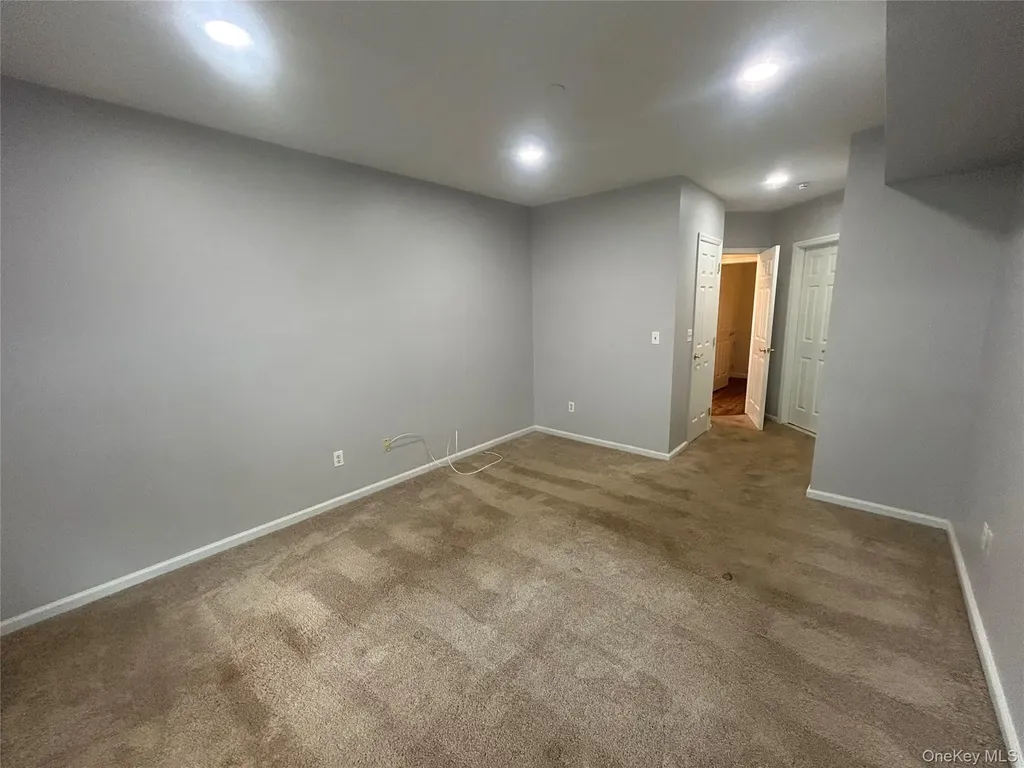 82 Kate Circle Middle Island NY 11953