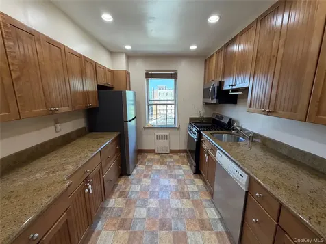 245 Bronx River Road Yonkers NY 10704