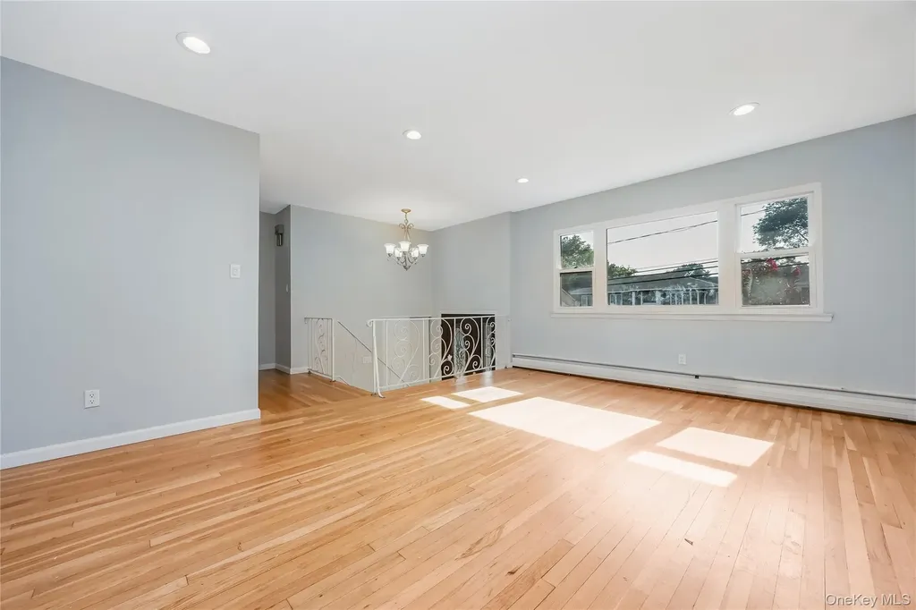 1777 Roberta Lane Merrick NY 11566